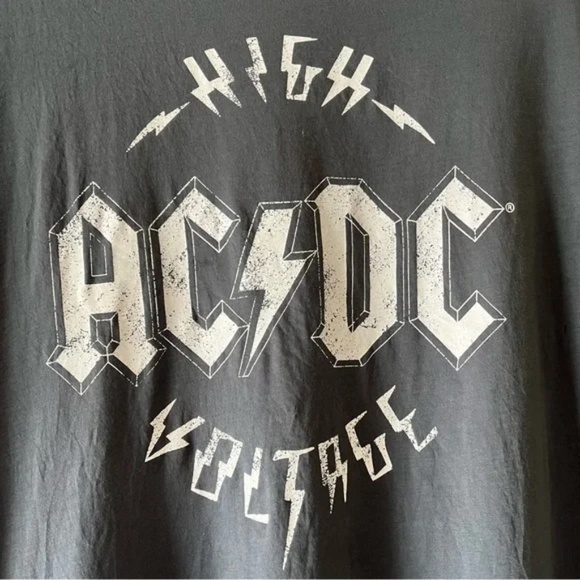 AC/DC | Women's Gray AC/DC High Voltage Short Sleeve Cotton Band Tee, XXL - Picture 3 of 4